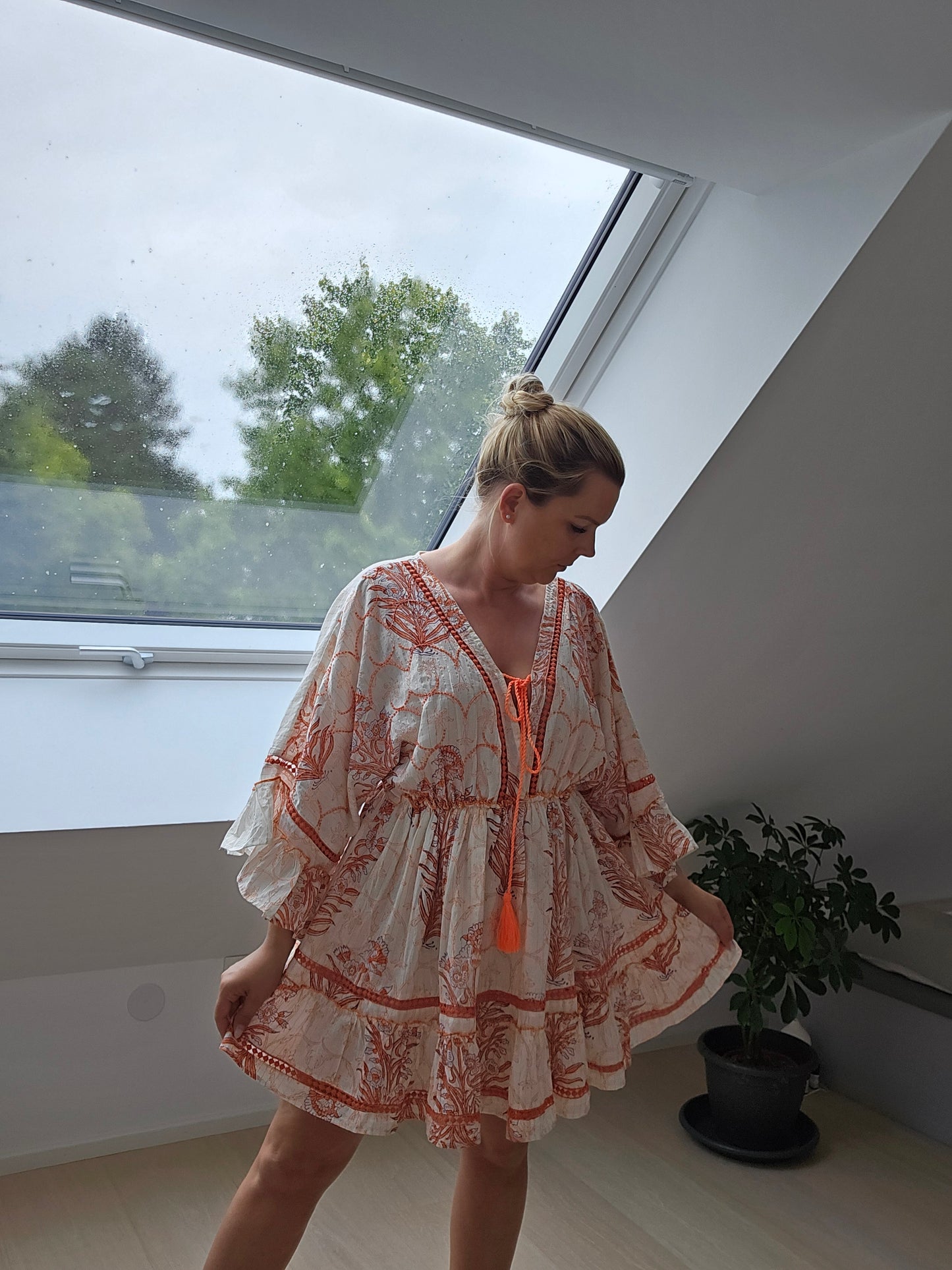 Sommerkleid mit Stickerei/ rostfarbe