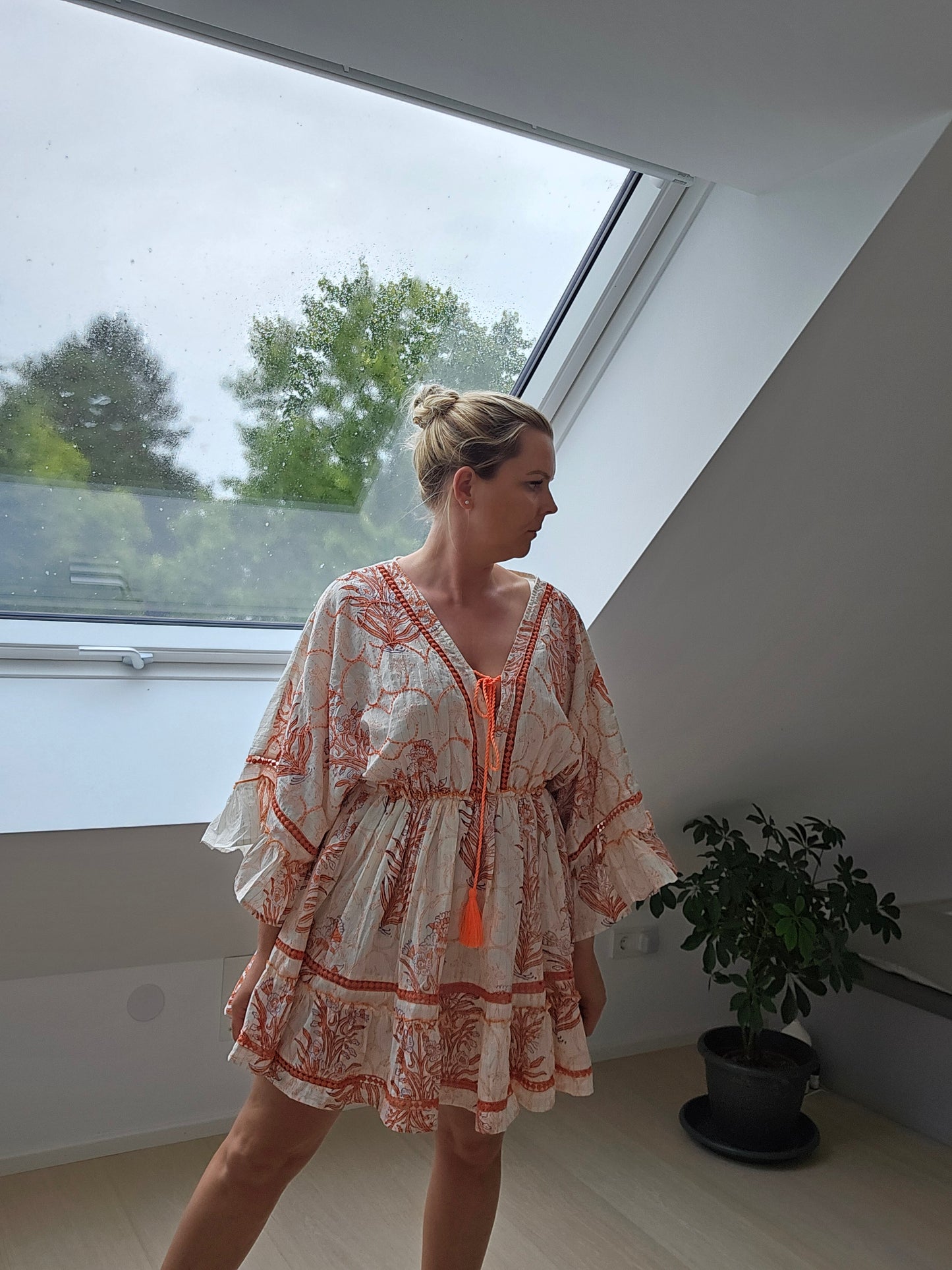 Sommerkleid mit Stickerei/ rostfarbe