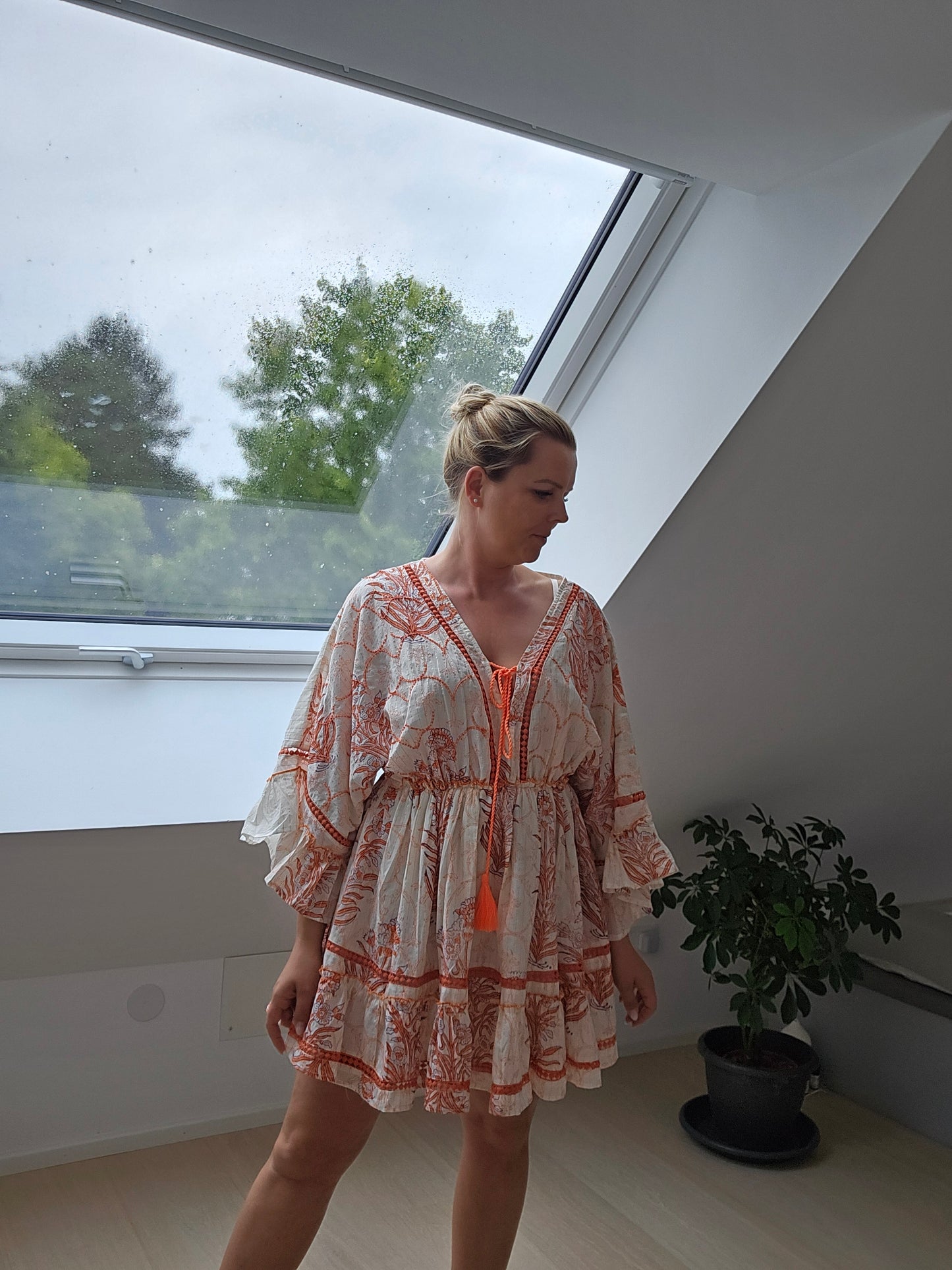 Sommerkleid mit Stickerei/ rostfarbe