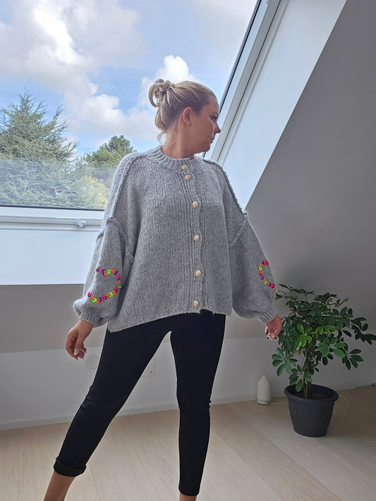 Strickjacke mit Herz / Grau