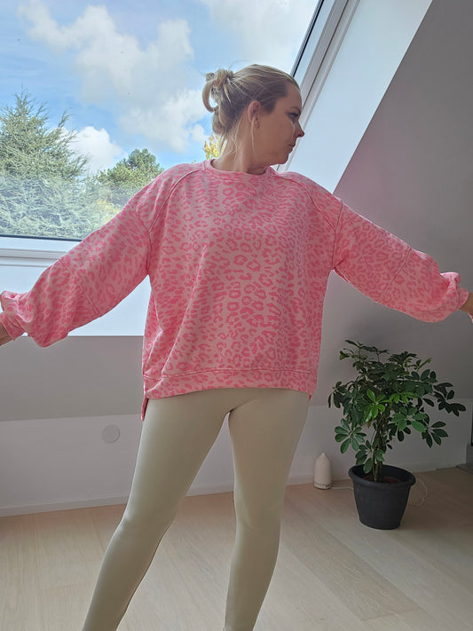 Pullover in Leo Optik / Rosa